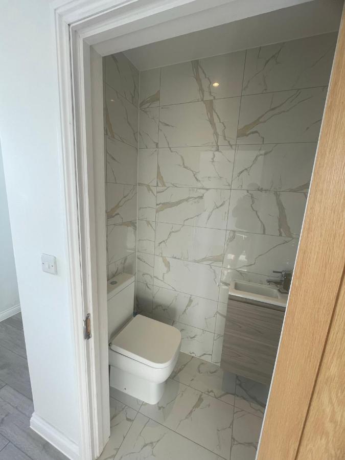 Вилла 2A Seymour Road Саттон Экстерьер фото