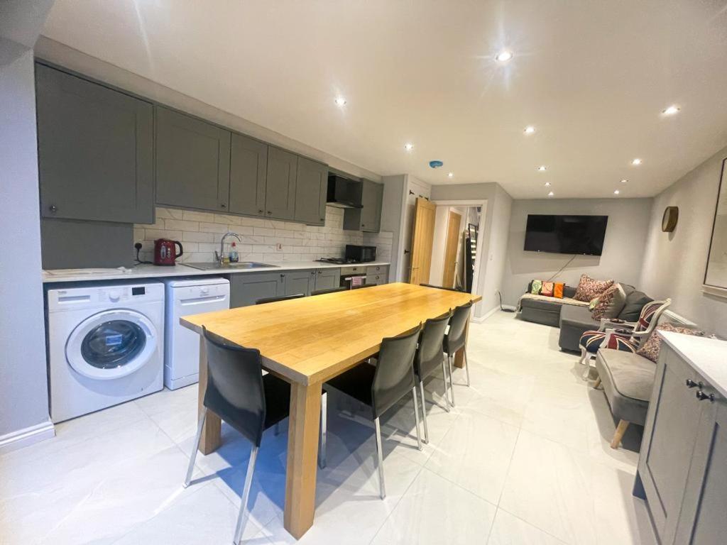 Вилла 2A Seymour Road Саттон Экстерьер фото