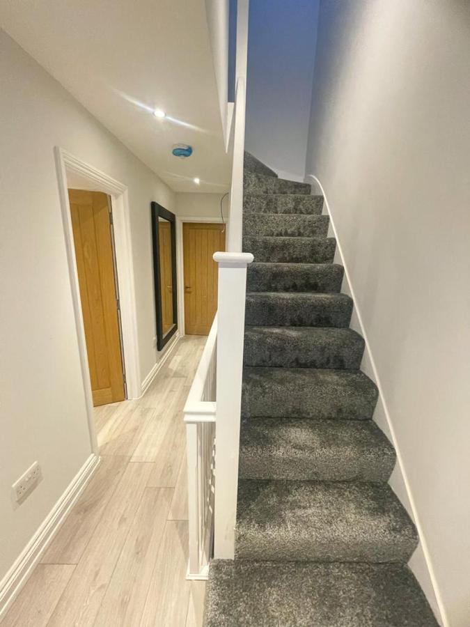 Вилла 2A Seymour Road Саттон Экстерьер фото