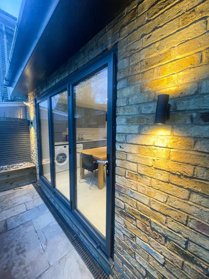 Вилла 2A Seymour Road Саттон Экстерьер фото